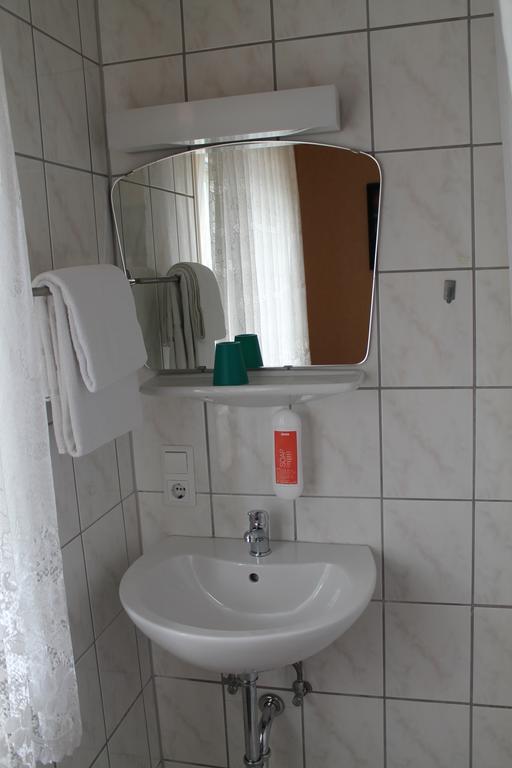 Einzelzimmer mit Gemeinschafts-WC