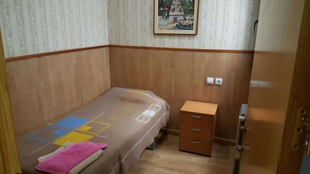 Einzelzimmer mit eigenem Bad ohne Aussicht