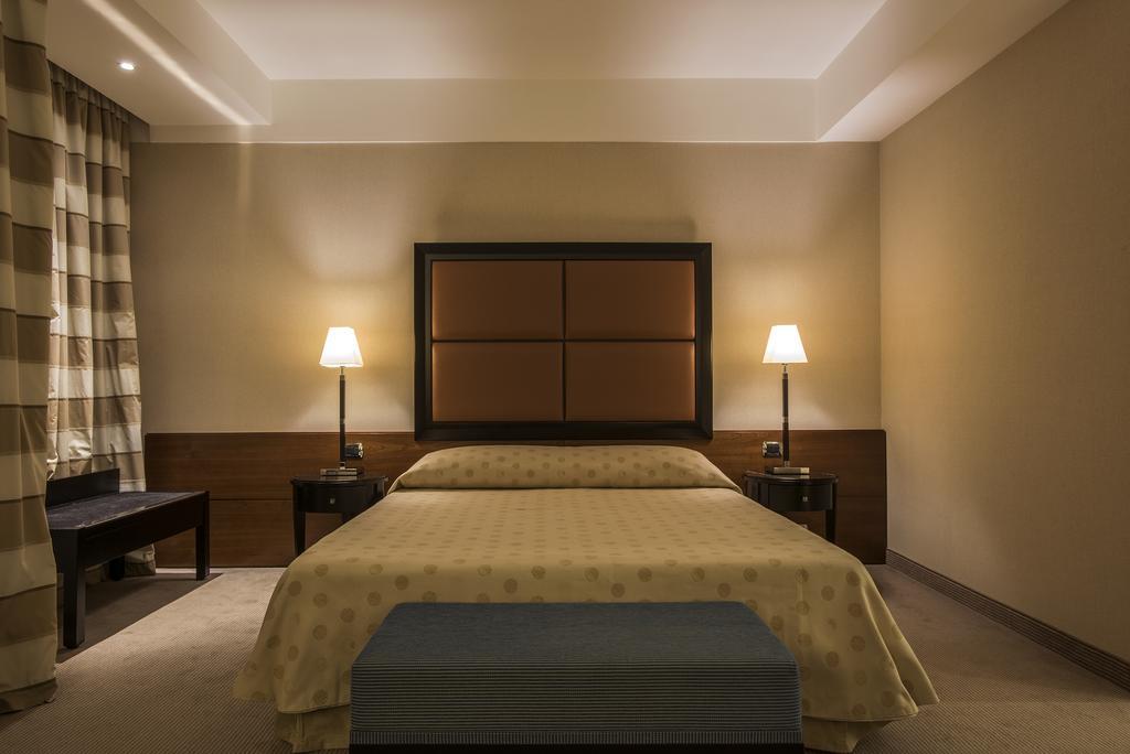 Deluxe Doppel-/Zweibettzimmer mit Stadtblick