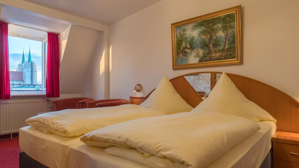 Single Room,462459243:JPEG