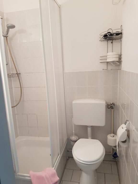 Single Room with Bathroom,463153158:JPEG