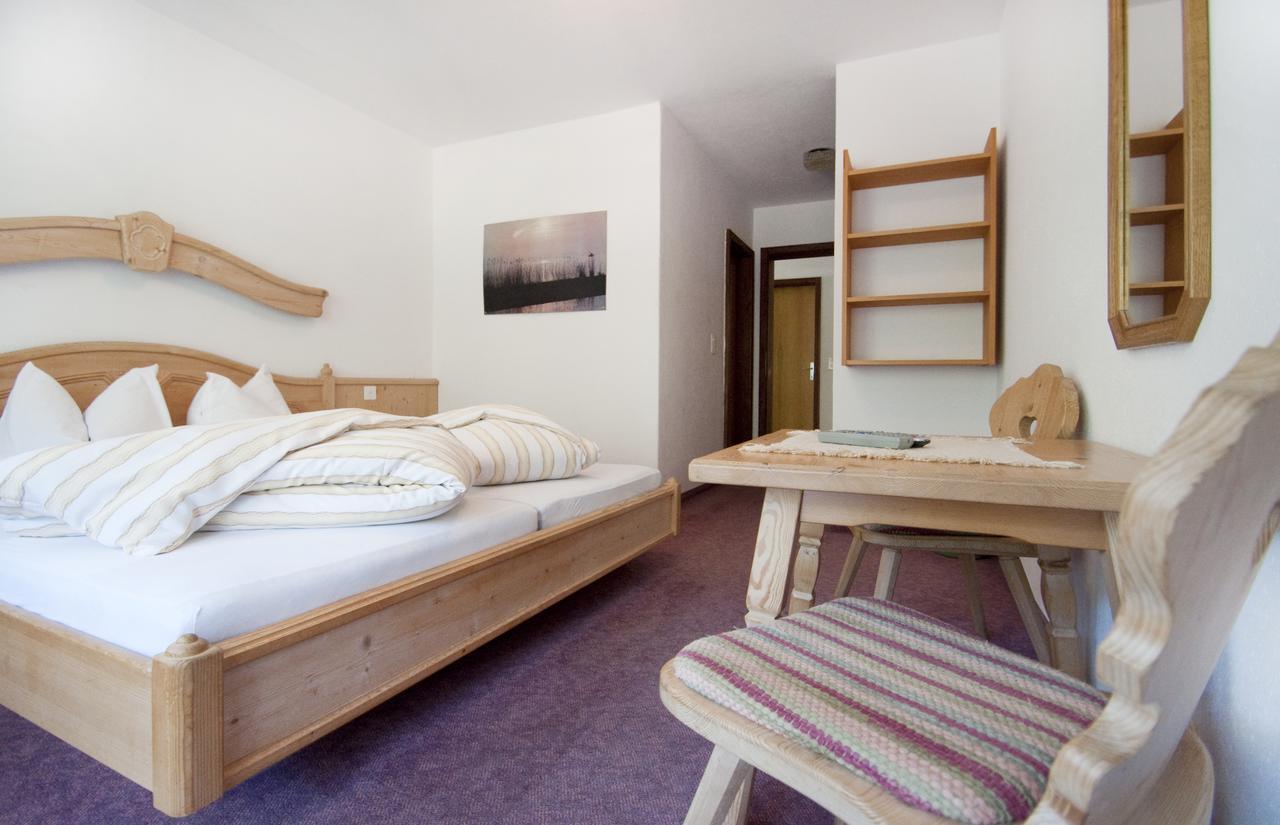 Doppelzimmer mit Balkon