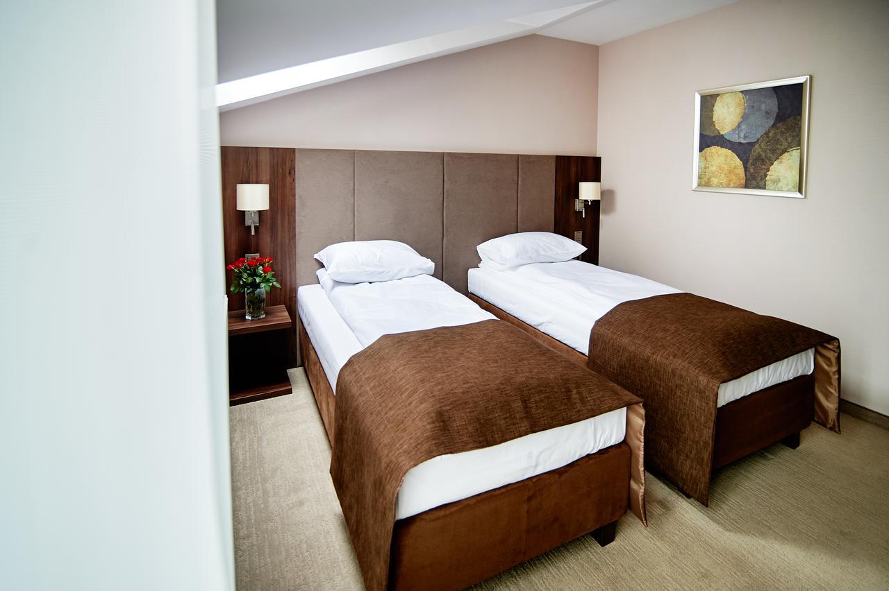 Doppel-/Zweibettzimmer mit eigenem Bad