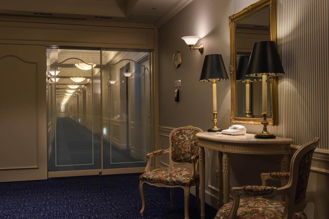 Junior Suite Doppelzimmer mit zwei Zustellbetten – Nichtraucher – Zugang zur Club Lounge