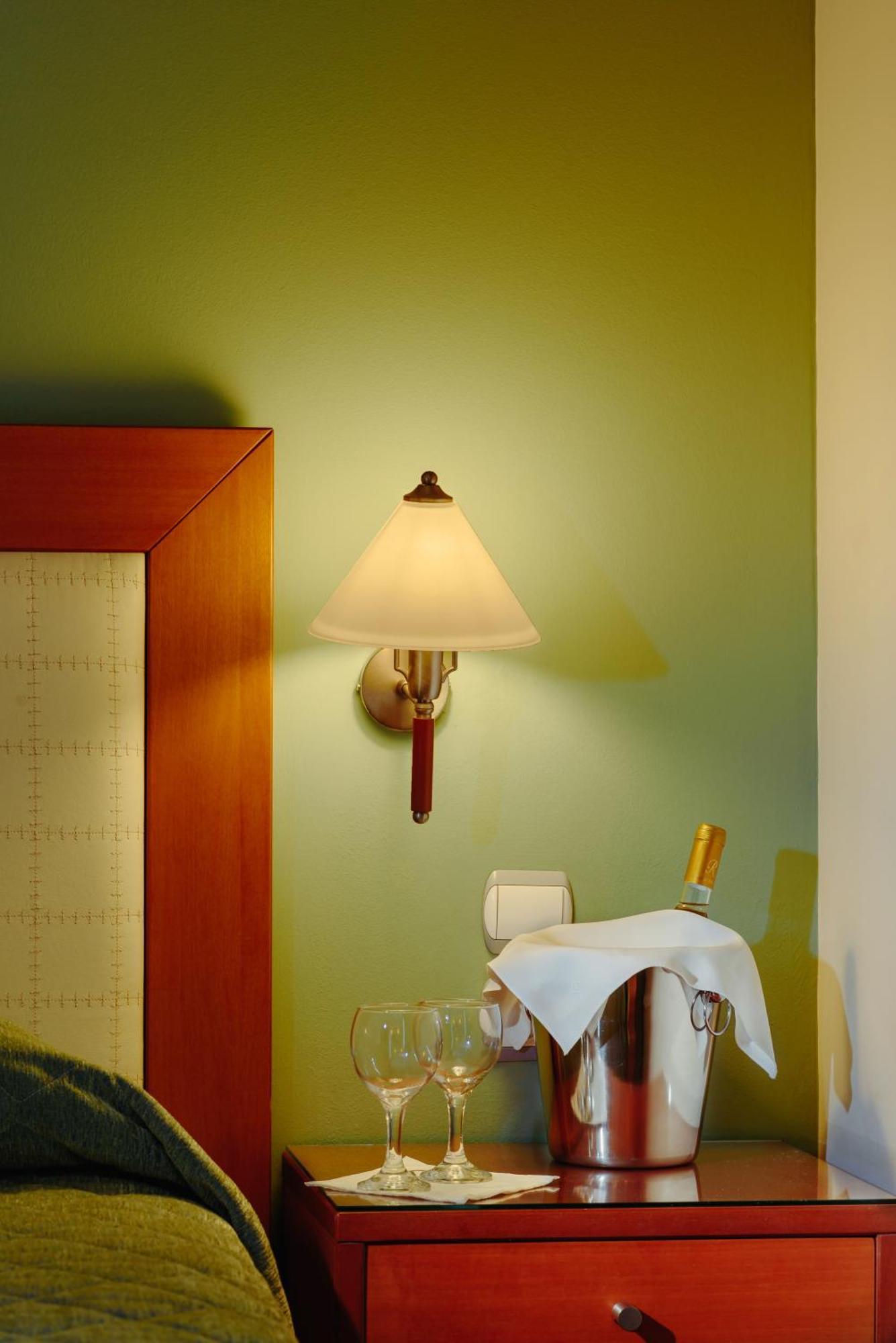 Suite mit Hydromassage und Blick auf die Akropolis
