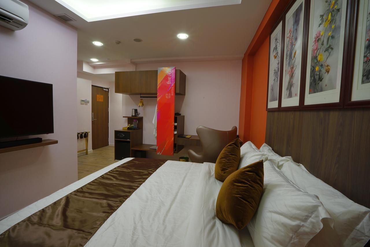 Deluxe Zimmer mit Kingsize-Bett