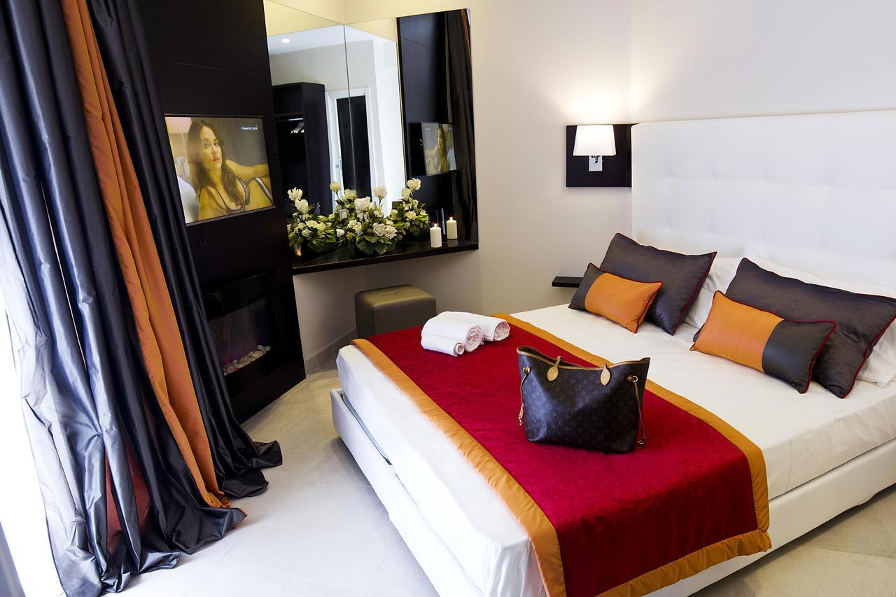 Doppelzimmer mit Whirlpool-Badewanne