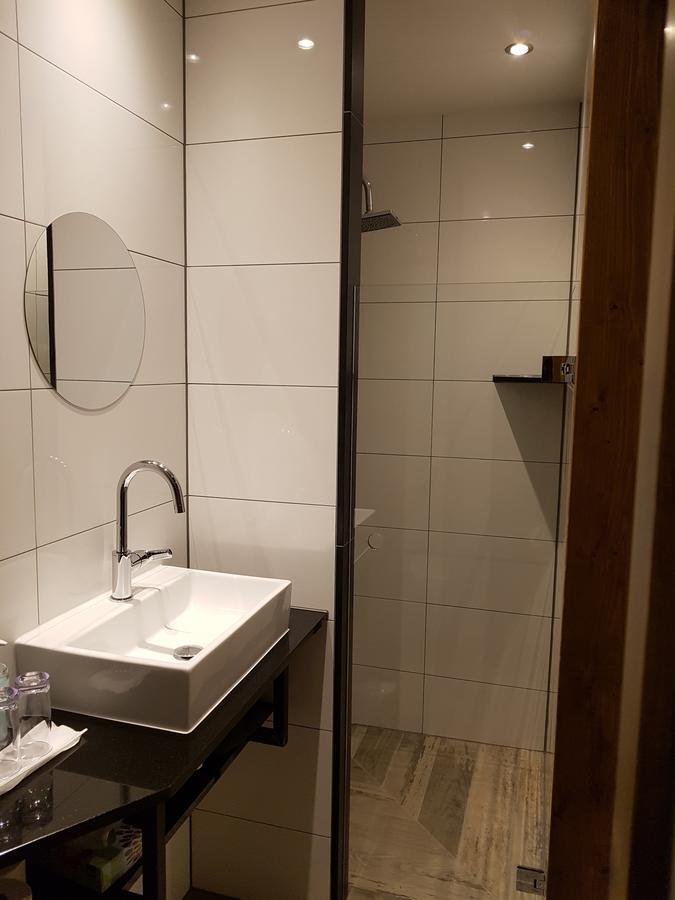 Basic Dreibettzimmer mit Gemeinschaftsbad