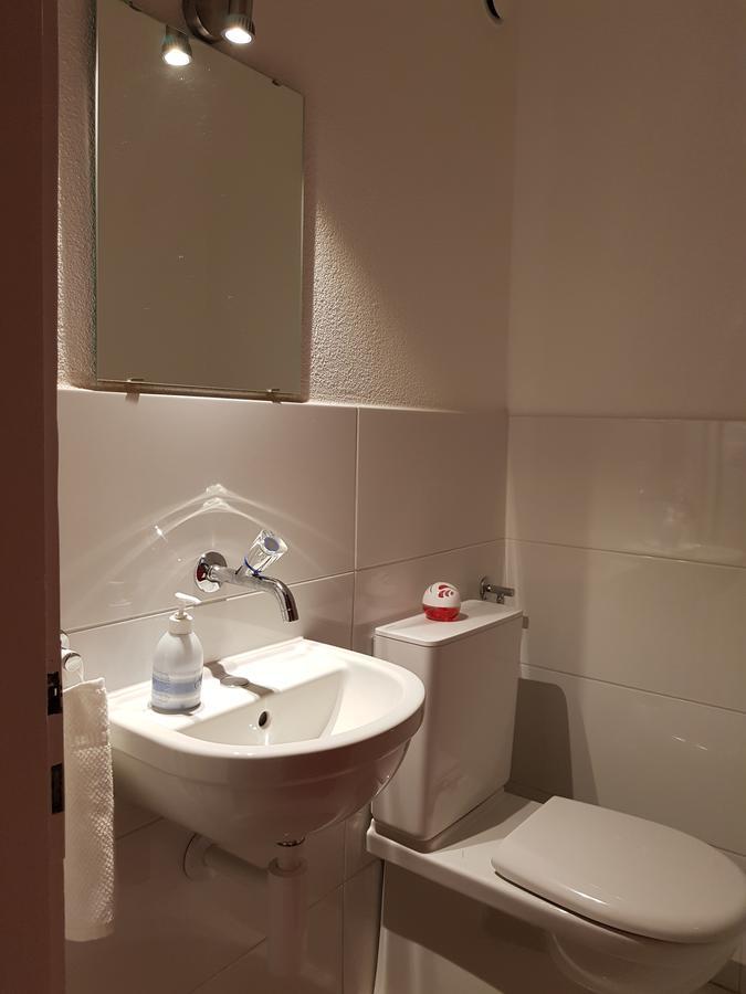 Einzelzimmer mit Gemeinschaftsdusche und -WC