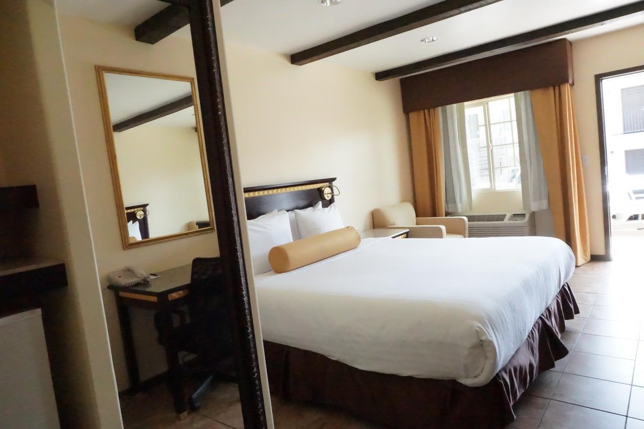 Standard Zimmer mit Kingsize-Bett