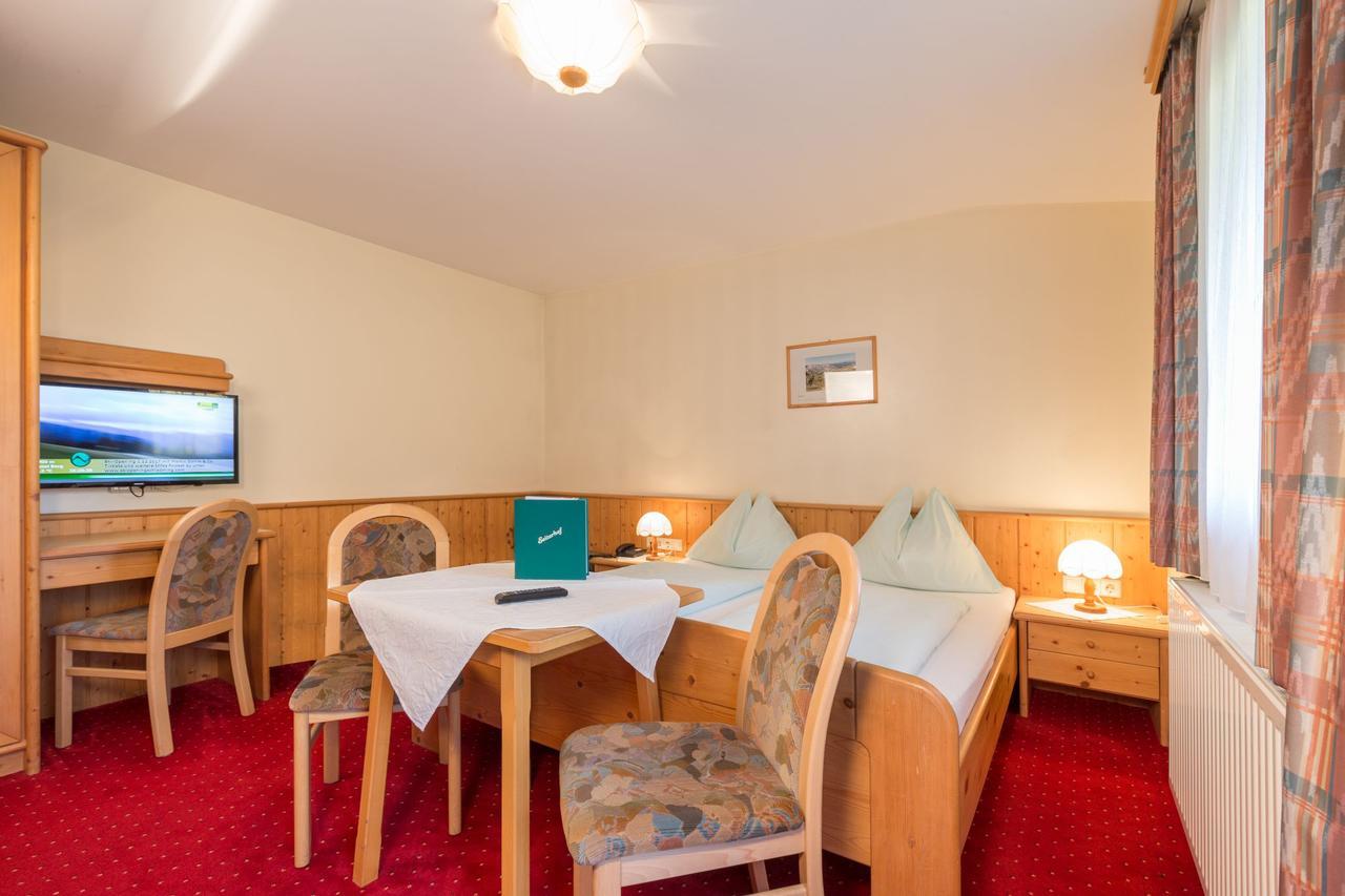 Familienzimmer (2 Erwachsene + 2 Kinder)