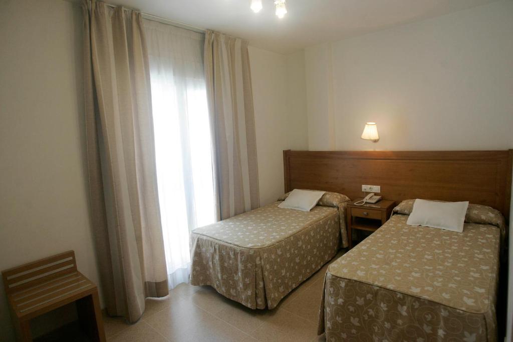 Doppel-/Zweibettzimmer mit eigener Terrasse