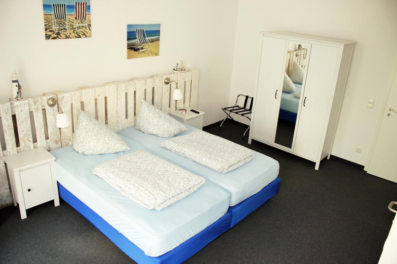 Doppel- oder Zweibettzimmer