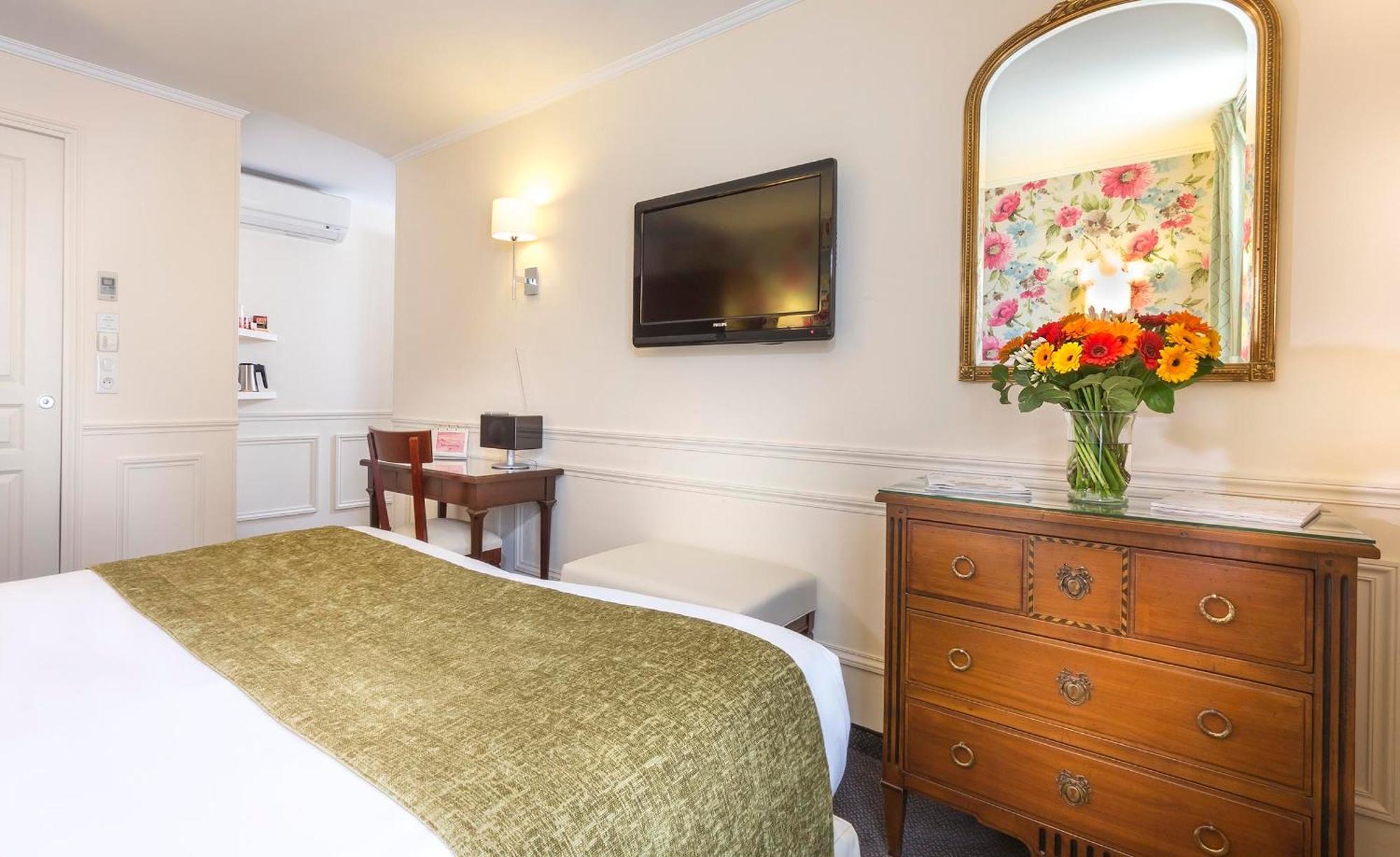 2 nebeneinander liegende Doppelzimmer
