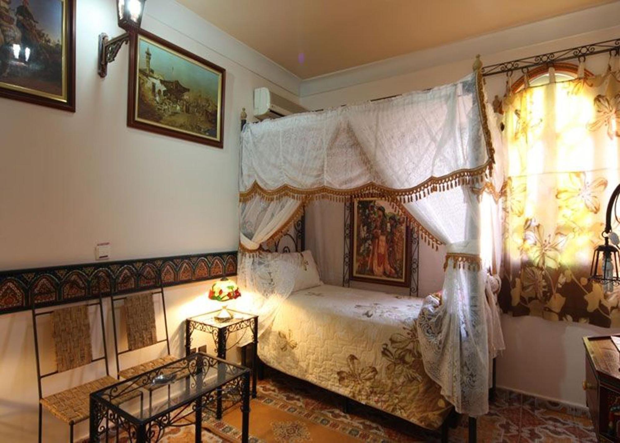 Classic Dreibettzimmer