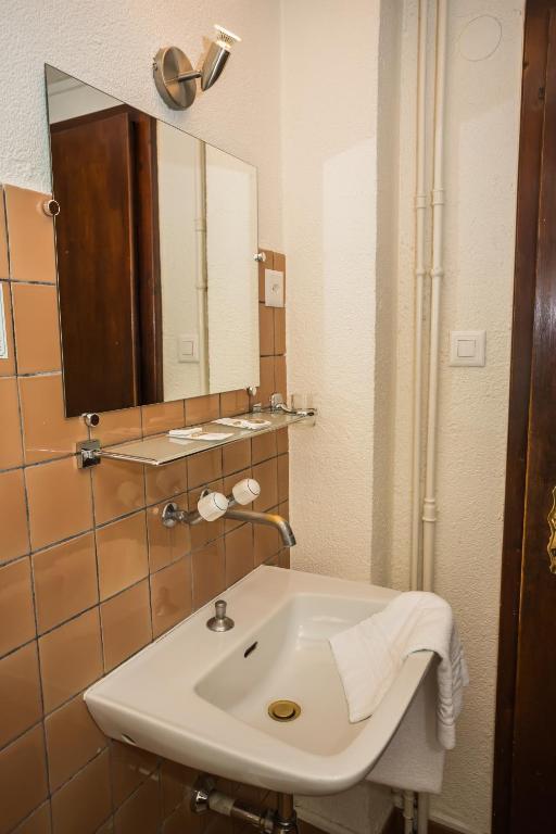 Einzelzimmer mit Gemeinschaftsbad