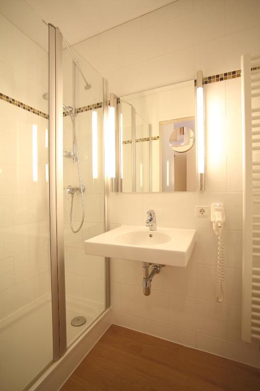 Single Room,1211937664:JPEG