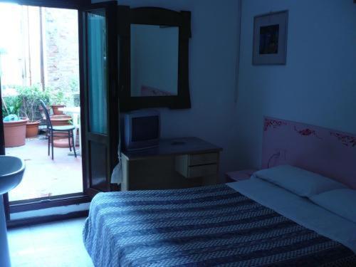 Doppelzimmer mit Gemeinschaftsbad - Nebengebäude