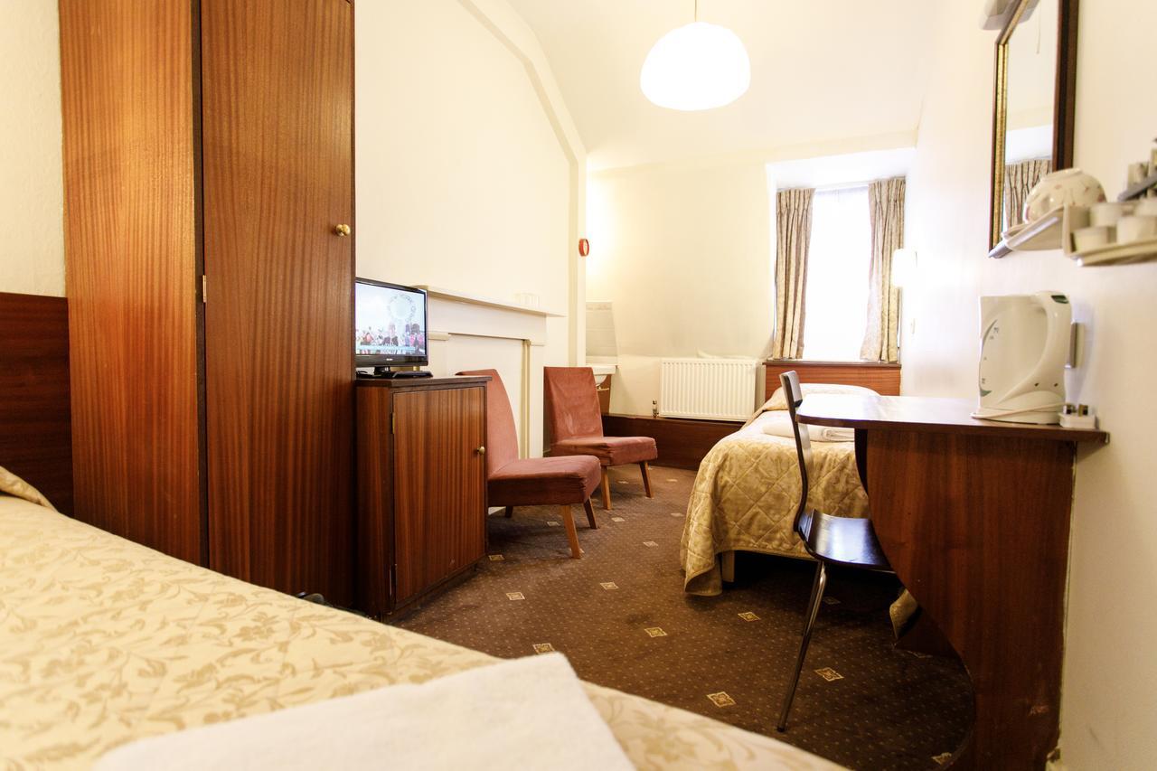 Zweibettzimmer mit Gemeinschaftsbad