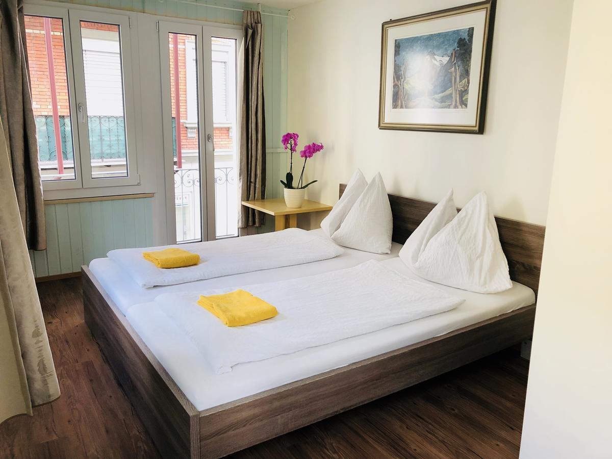 Doppelzimmer mit Gemeinschaftsbad und Terrasse