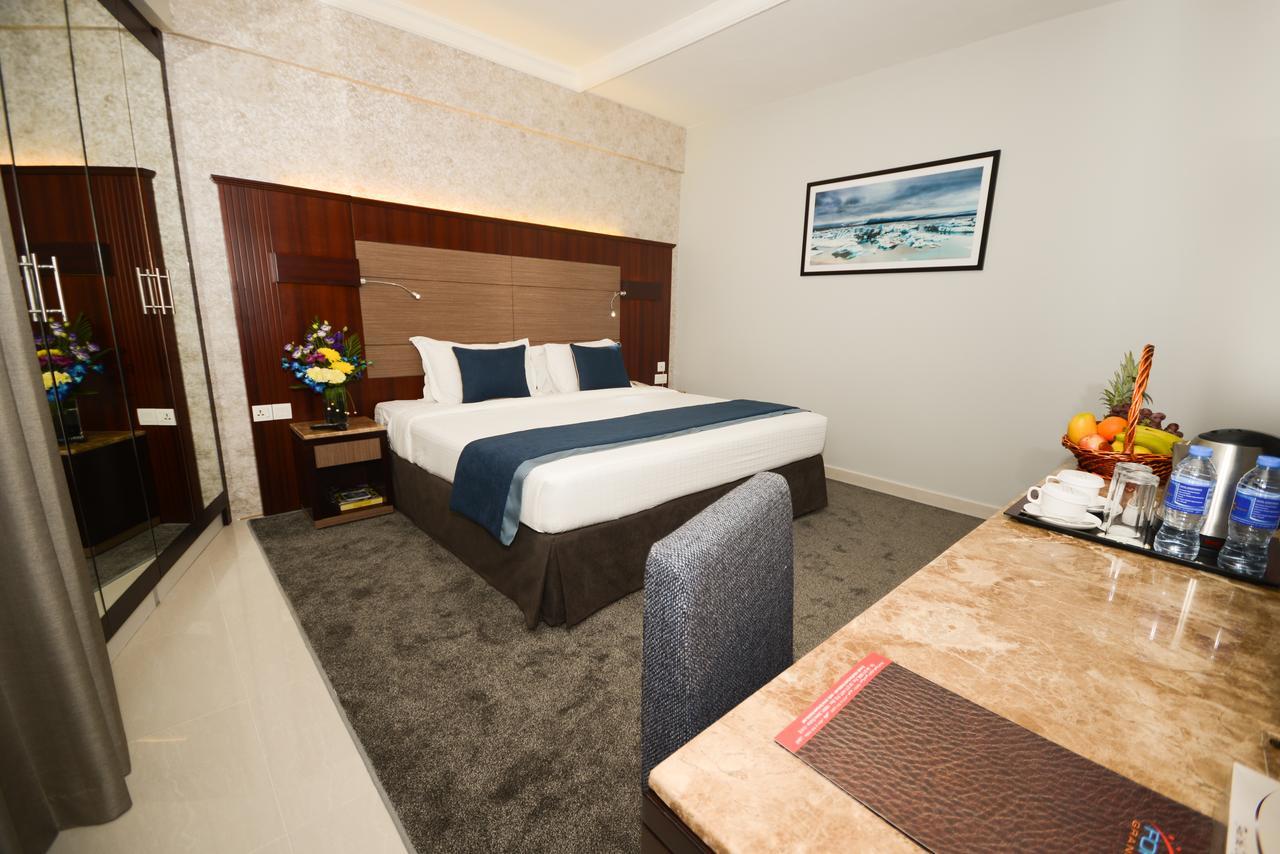 Deluxe Doppelzimmer (2 Erwachsene & 1 Kind)