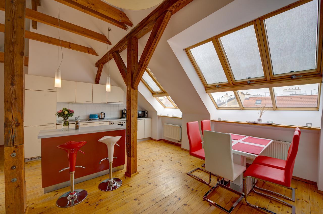 Executive Apartment im Dachgeschoss mit Terrasse