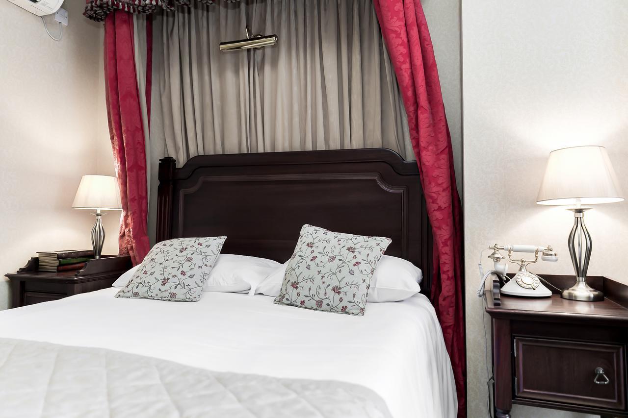 Standard Zimmer mit Kingsize-Bett
