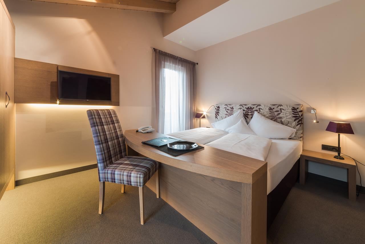 Doppelzimmer mit Balkon