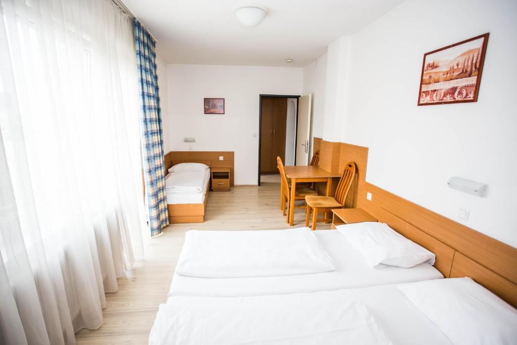Dreibettzimmer
