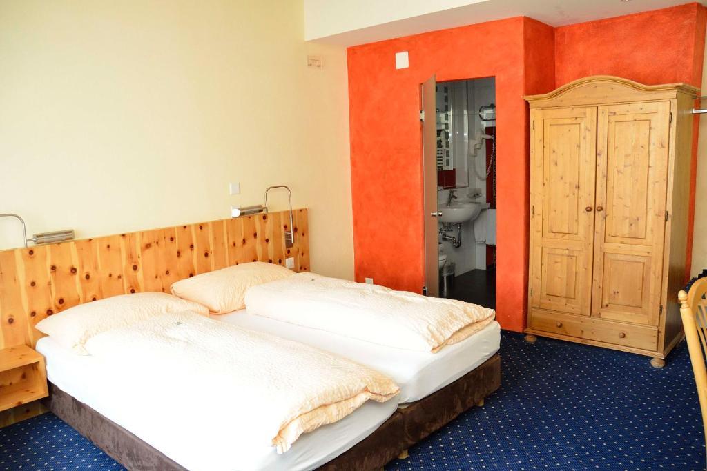 Double or Twin Room,63353053:JPEG