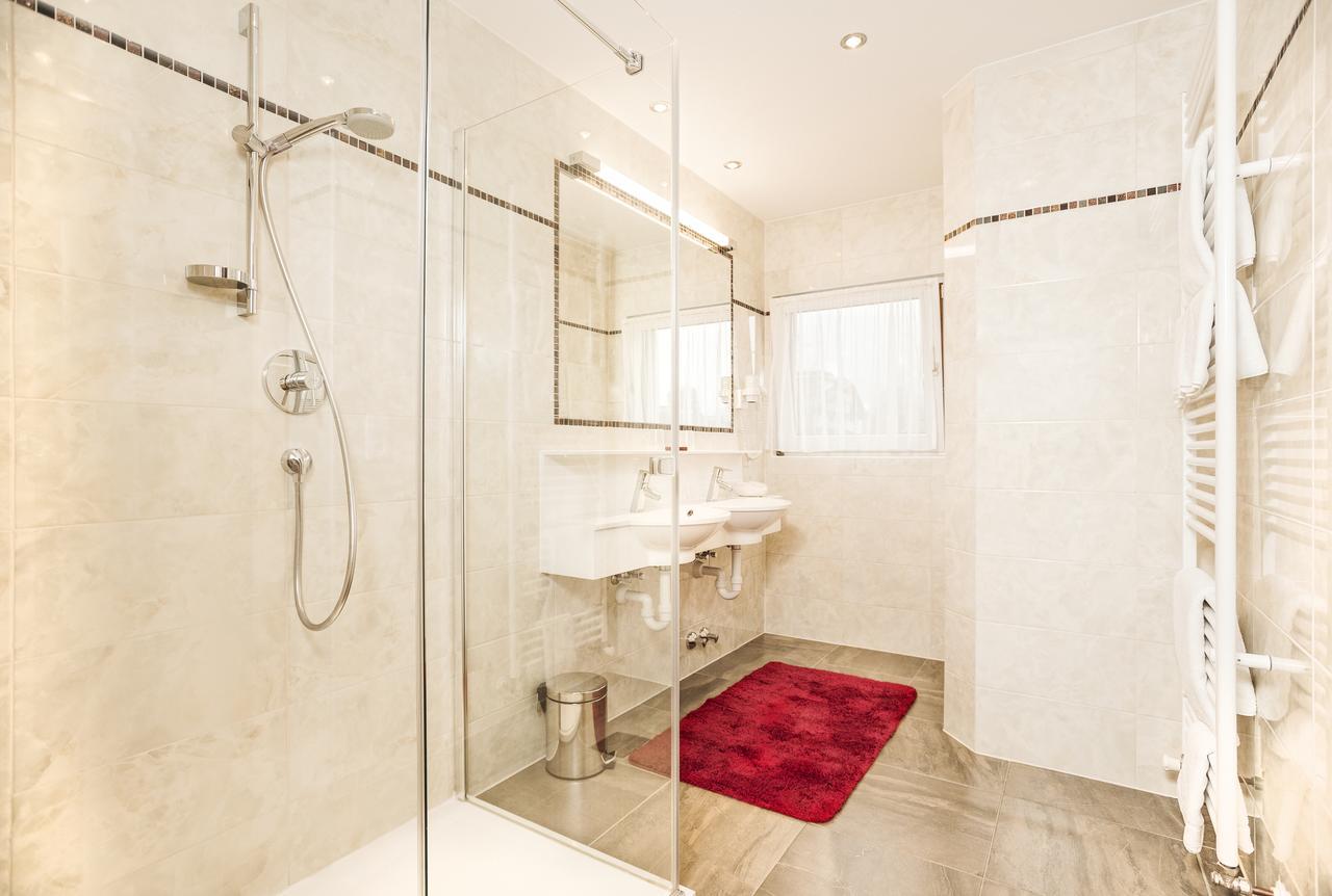 Familiensuite mit Balkon