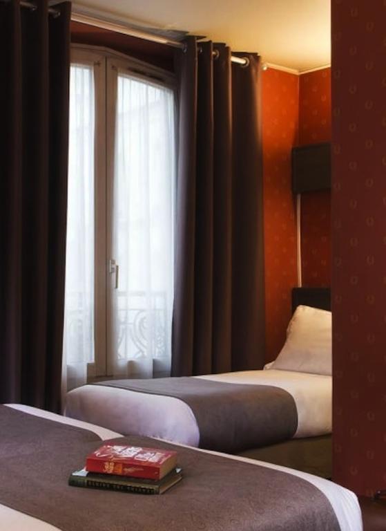 Dreibettzimmer mit 2 Betten