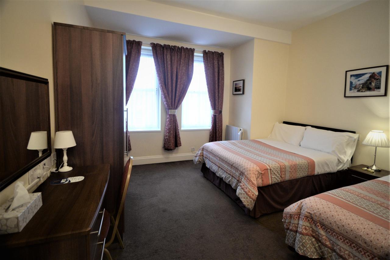 Dreibettzimmer
