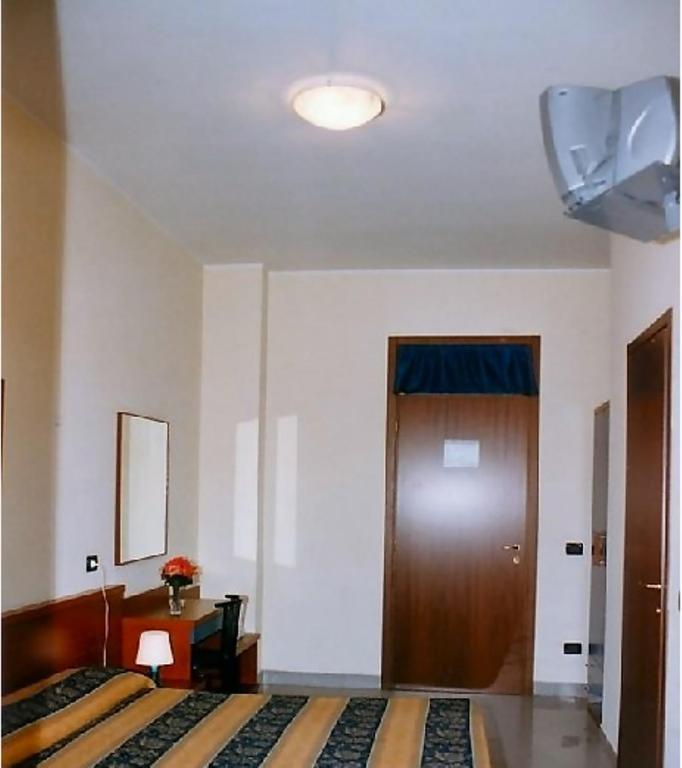 Dreibettzimmer mit Gemeinschaftsbad