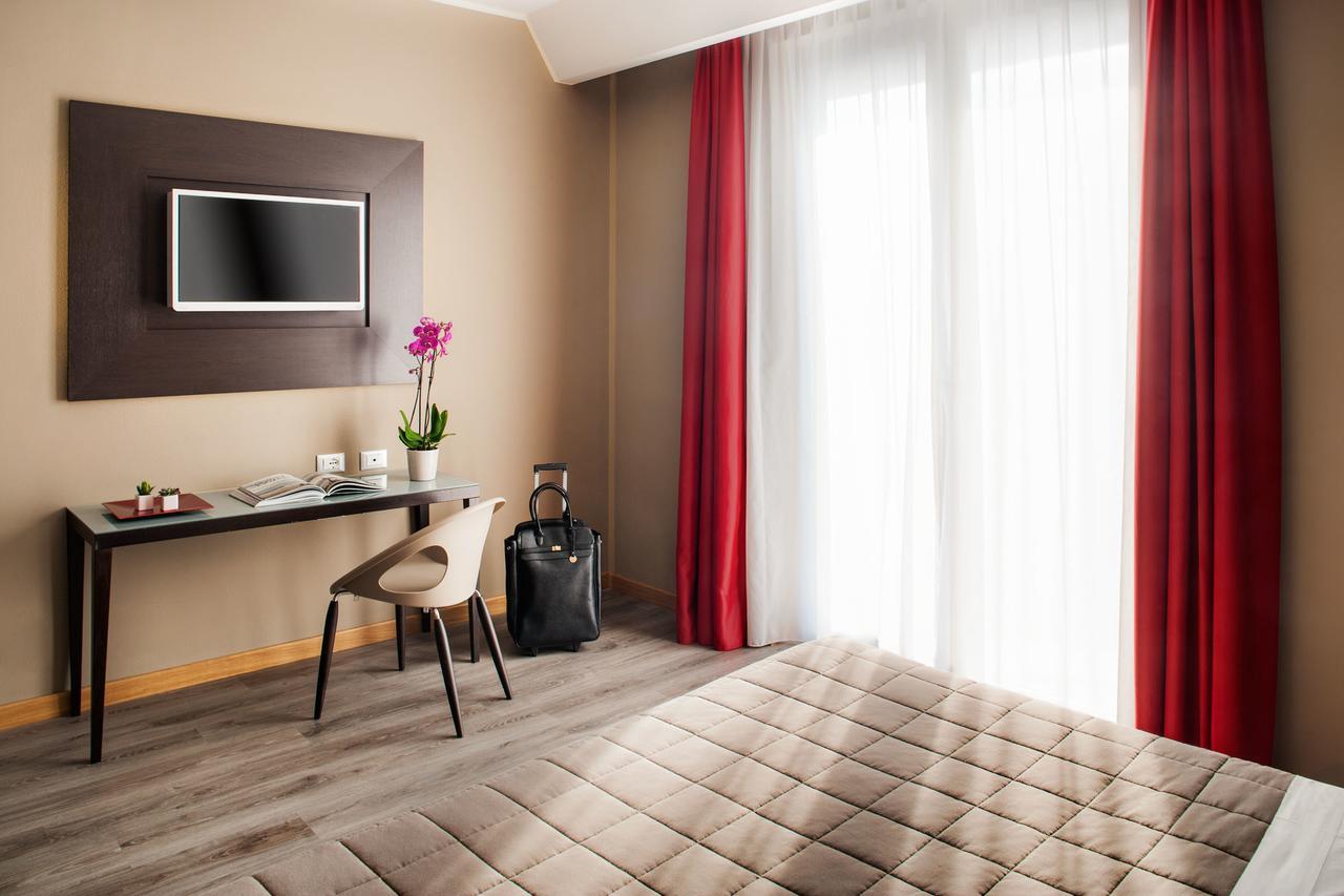 Zweibettzimmer mit Balkon