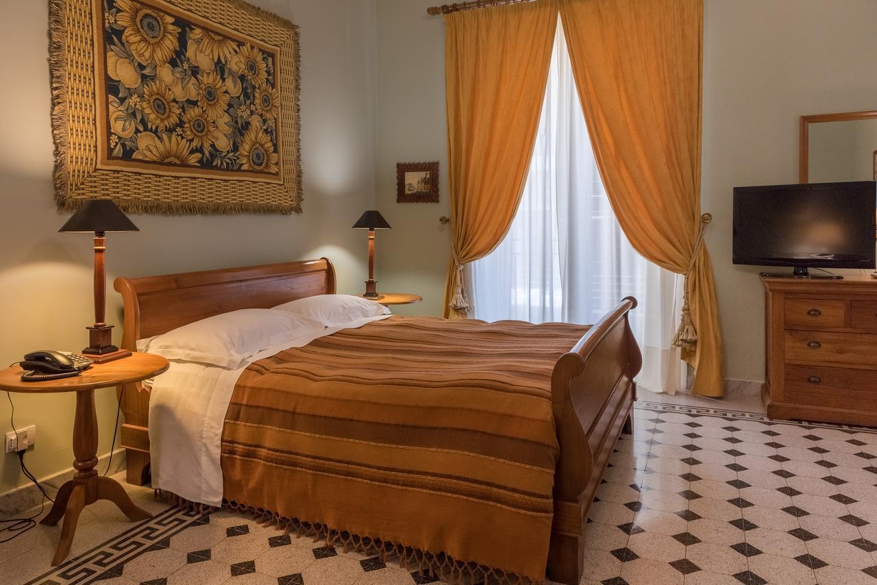 Doppelzimmer mit Balkon
