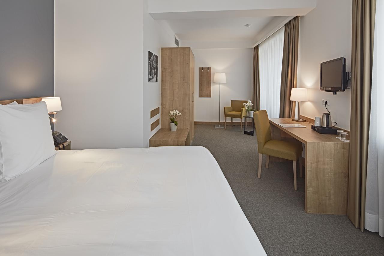 Superior Zimmer mit Kingsize-Bett