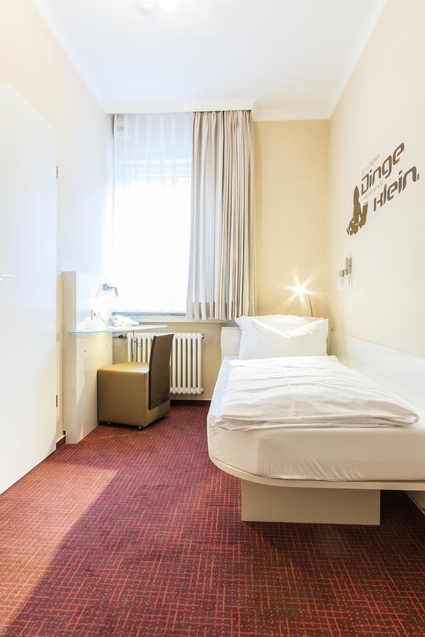 Single Room,661556643:JPEG