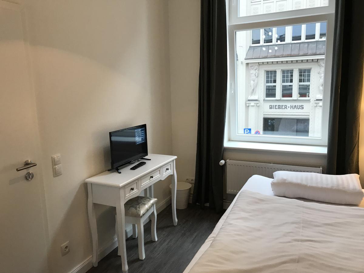 Einzelzimmer mit Gemeinschaftsbad