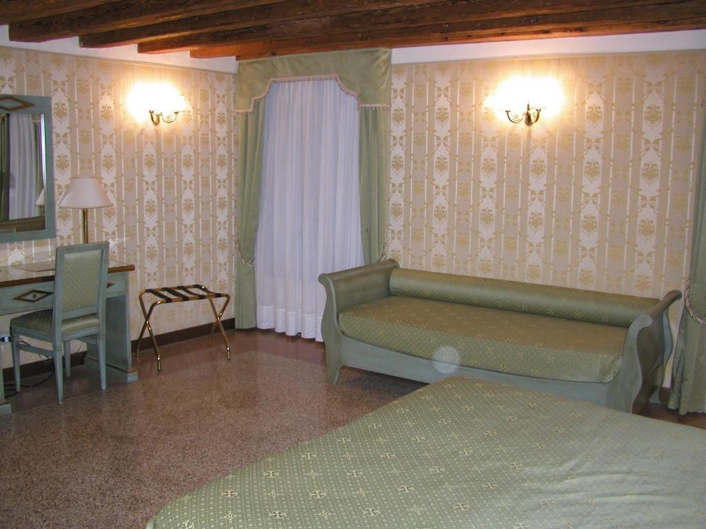 Junior Suite mit Kanalblick