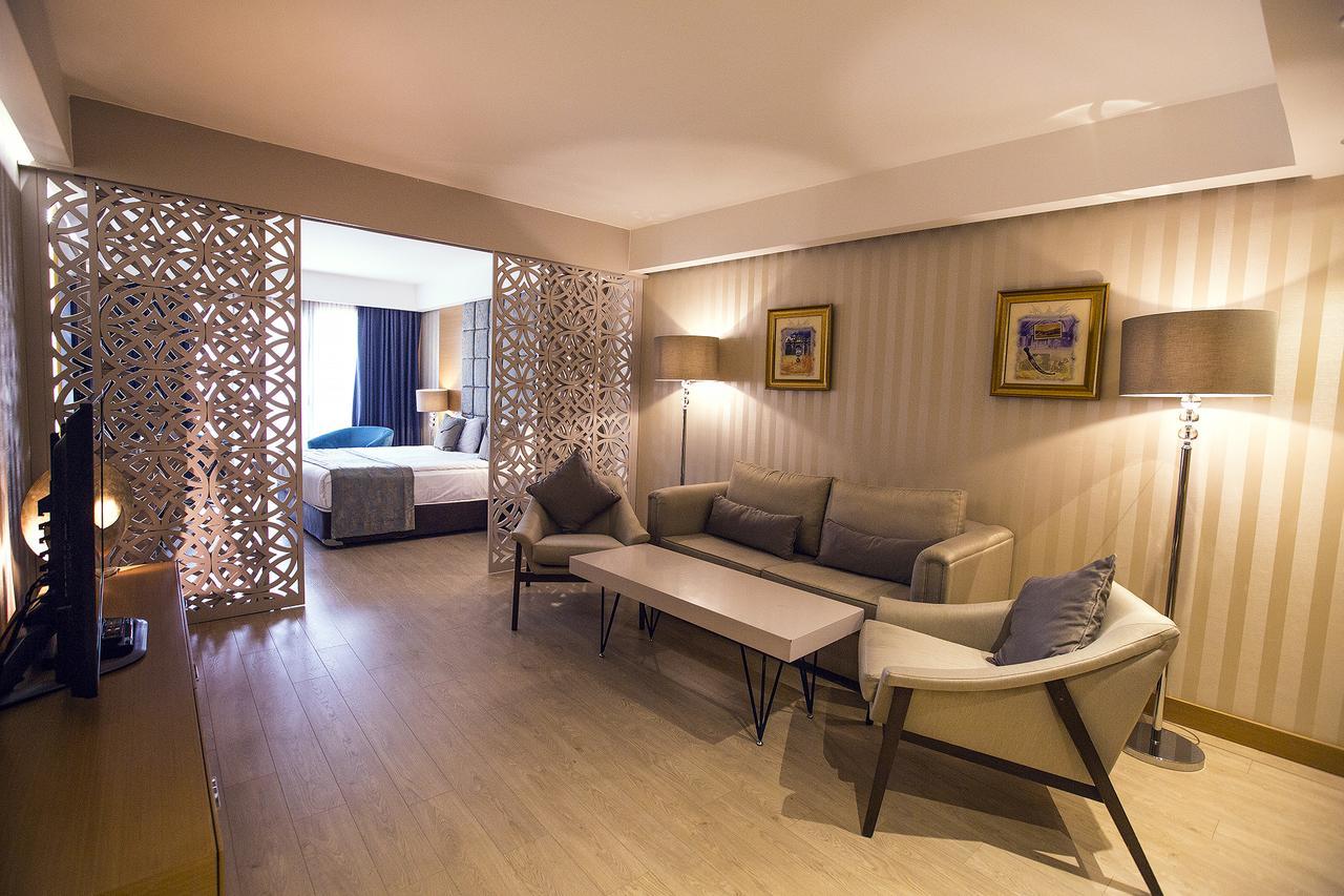Deluxe Suite with Bosphorus View,691203876:JPEG