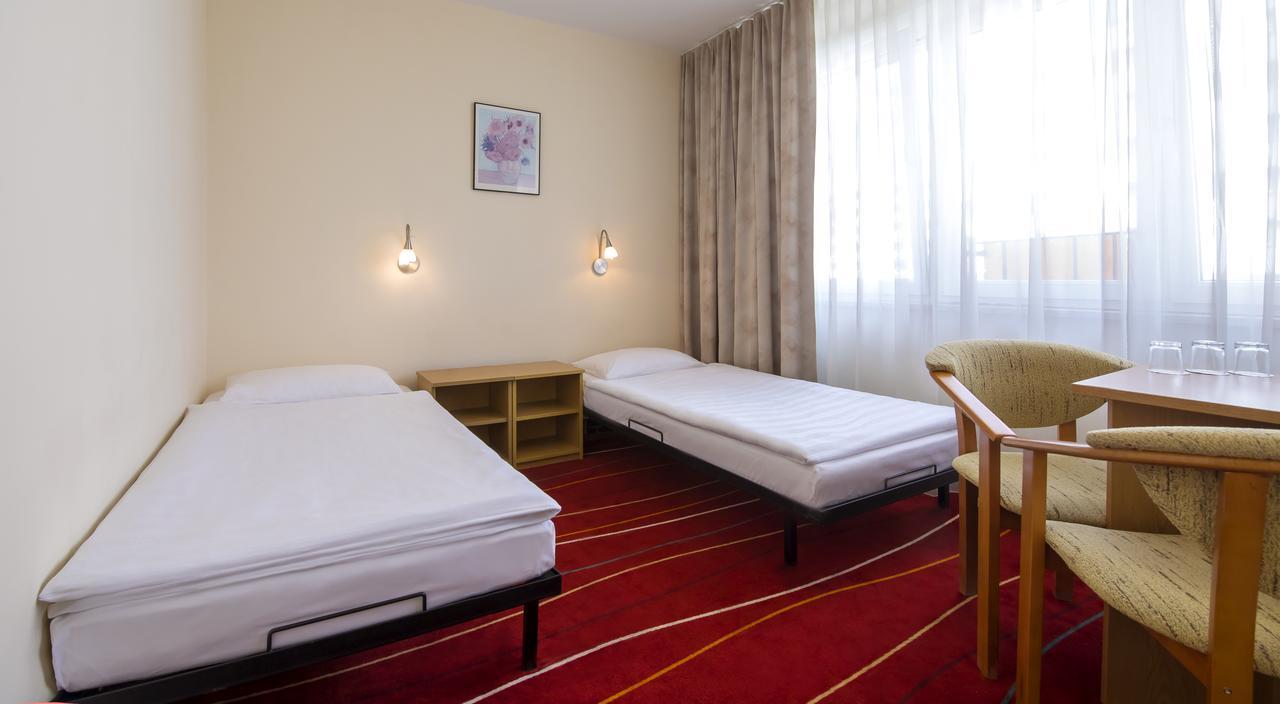 Dreibettzimmer (2 Erwachsene)