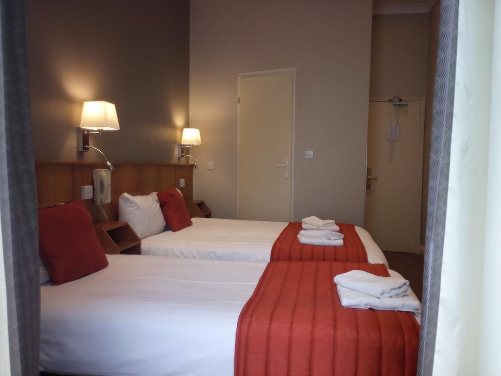 Dreibettzimmer
