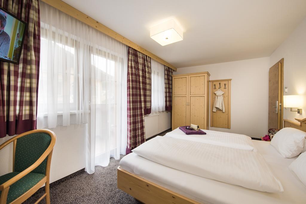 Doppelzimmer mit Balkon