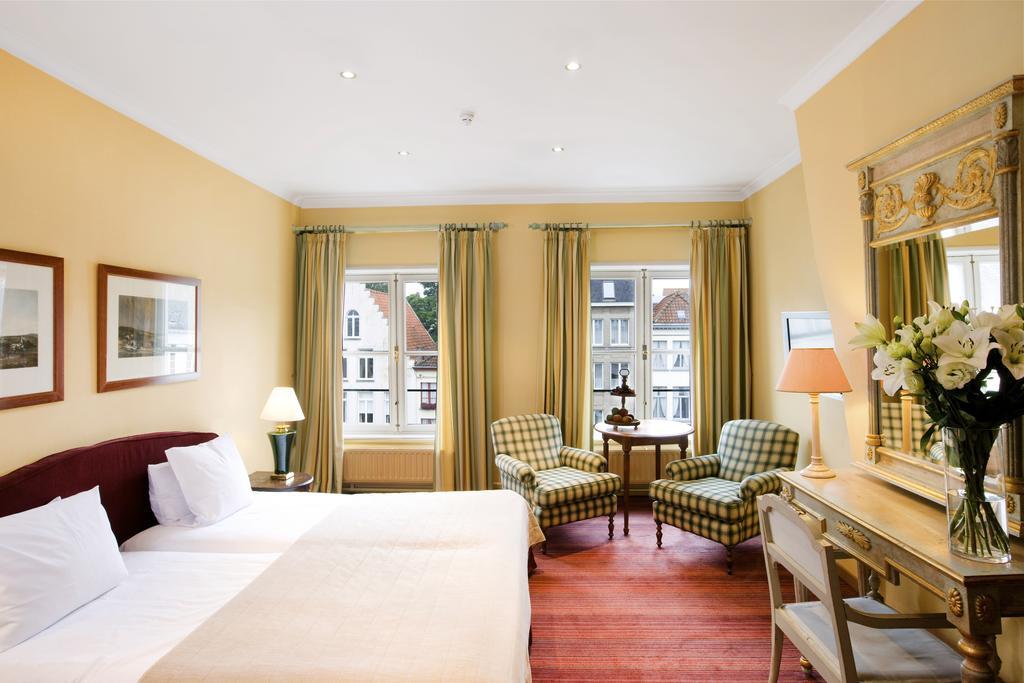 Comfort Doppelzimmer mit Kanalblick.