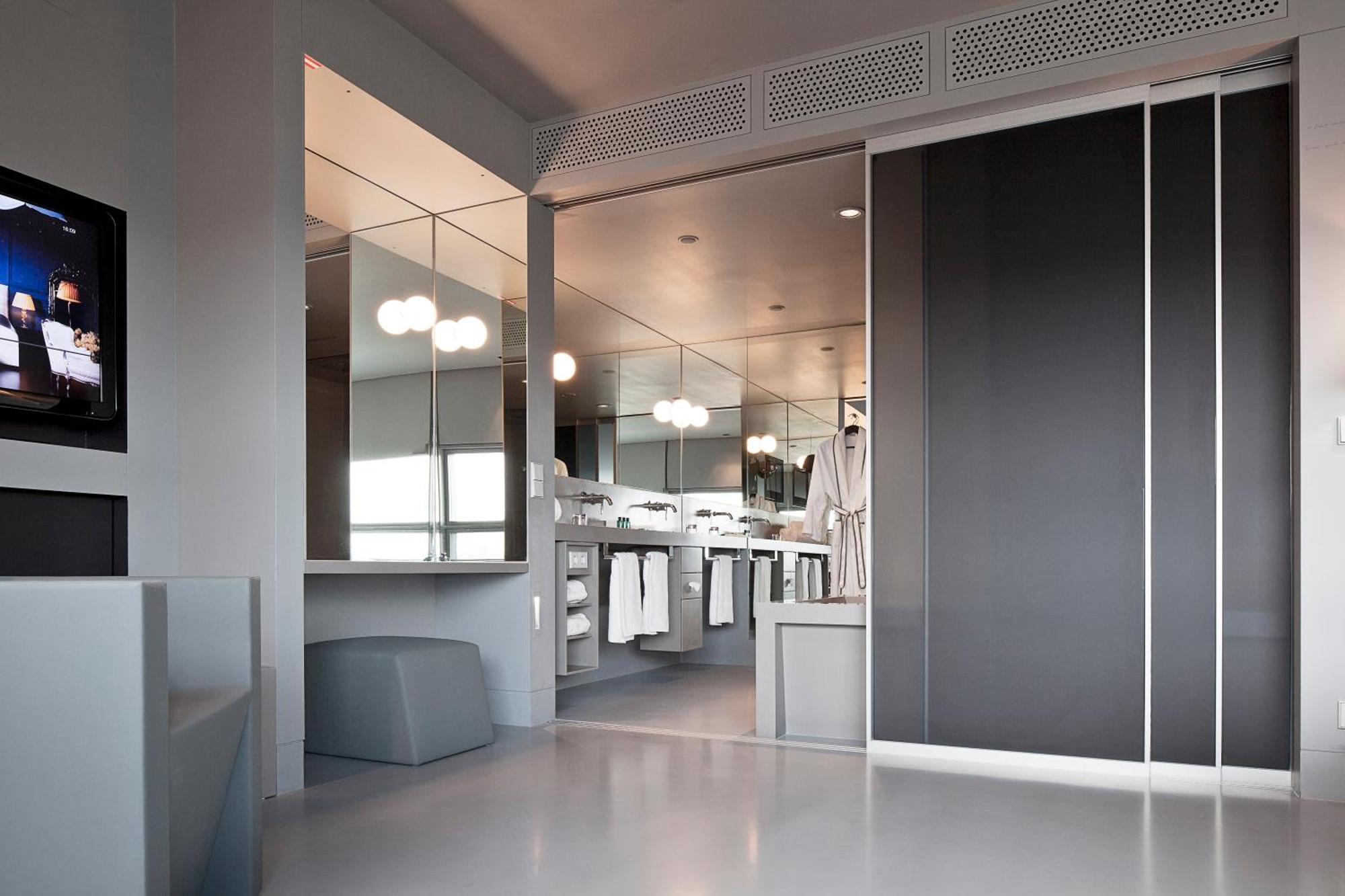 Executive Studio Suite