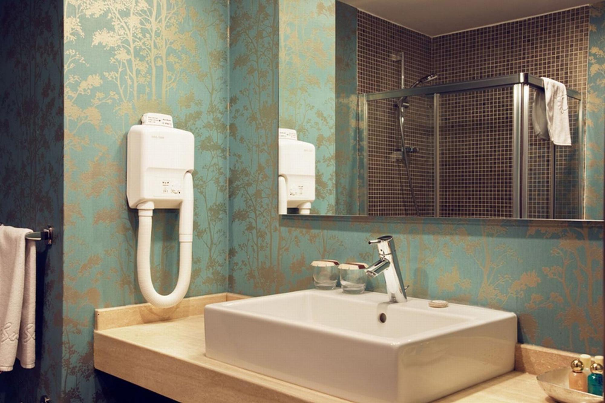 Deluxe Double or Twin Room with City View,1209874192:JPEG