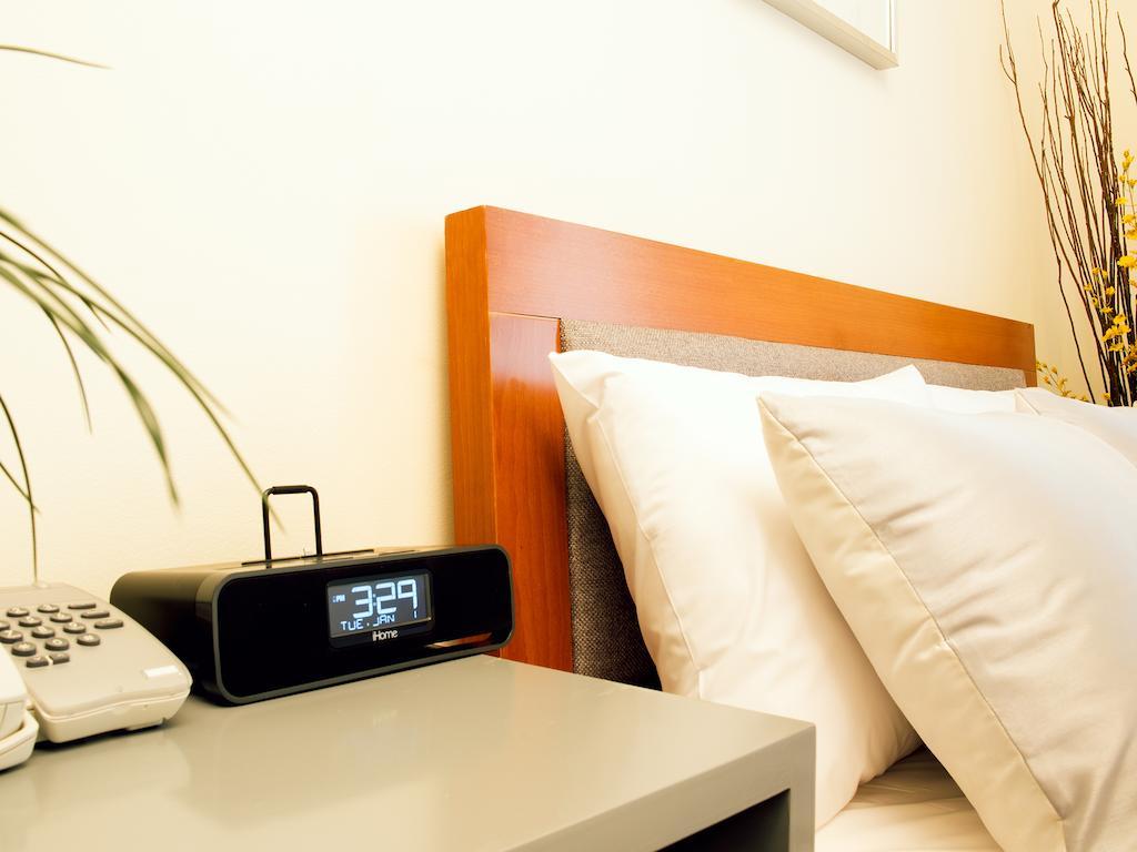 Zimmer mit Queensize-Bett und eigenem Bad