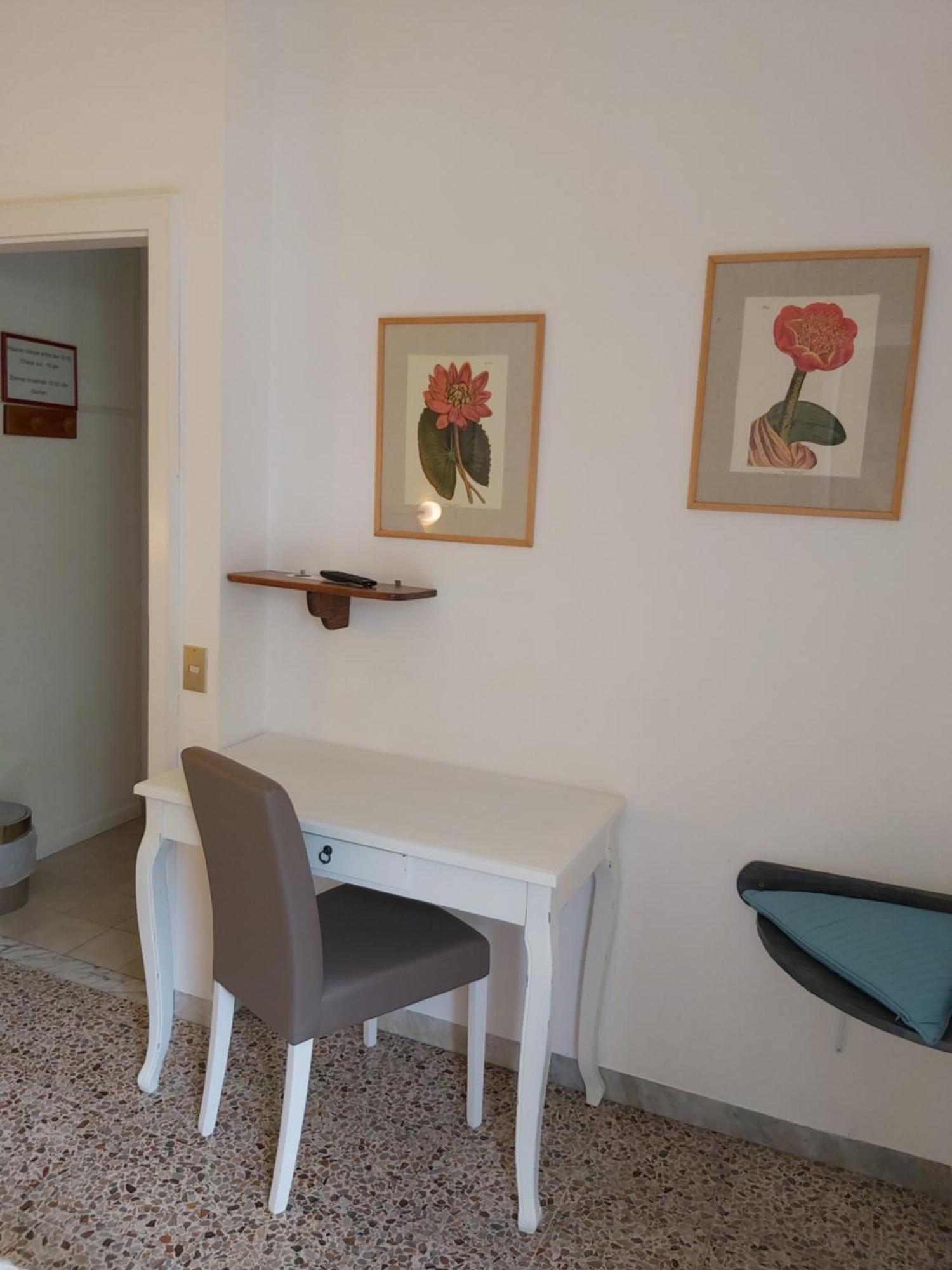 Superior Doppel-/Zweibettzimmer mit Poolblick