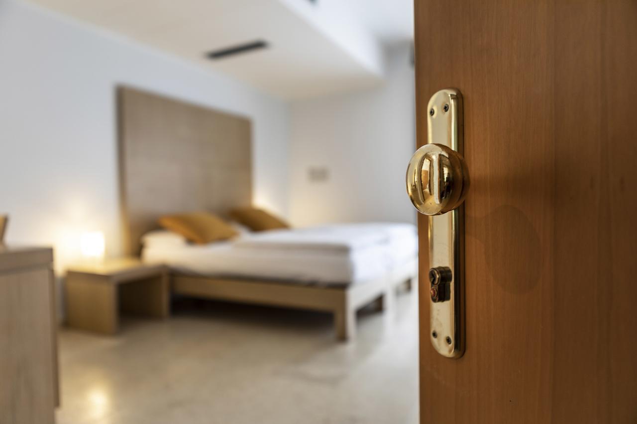 Doppel-/Zweibettzimmer mit Seeblick